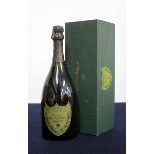 920 - 1 bt Cuvée Dom Pérignon 1985  10mm below foil base, lined presentation case