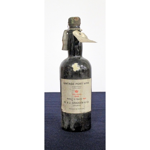 950 - 1 bt Graham's Finest Reserve Vintage Port 1945, i.n, very good fill level, vsl chipped wax, aged lab... 