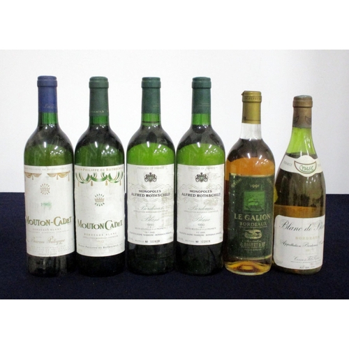 171 - 1 bt Mouton-Cadet Bordeaux Blanc 1989 1 bt Cadet Bordeaux Blanc 1992 i.n, bs 2 bts Monopoles Bordeau... 