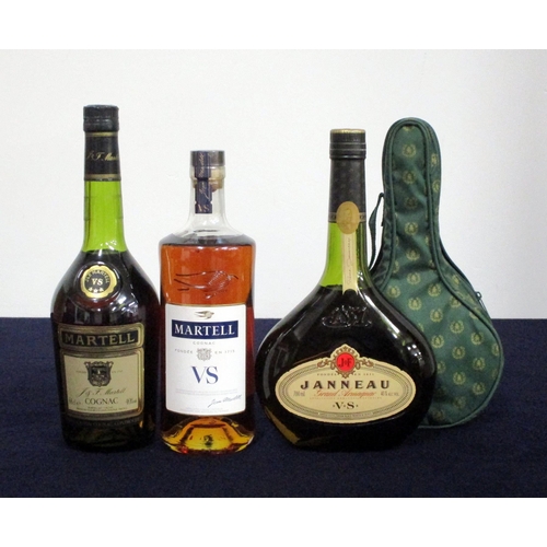 687 - 1 68-cl bt Martell VS Cognac 40% 1 70-cl bt Martell VS Cognac 40% 1 70-cl bt Janneau VS Grand Armagn... 