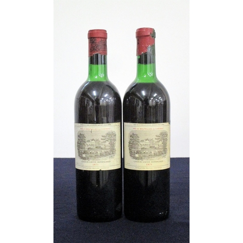 788 - 2 bts Ch. Lafite-Rothschild 1971 Pauillac, 1er Cru Classé, us/ts, us, 1 vsl foil damage, 1 foil dama... 