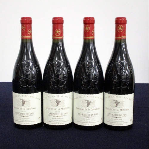 851 - 4 bts Châteauneuf-du-Pape, Cuvée de la Reine des Bois 1999 Dom de la Mordorée 3 i.n, 1 vts