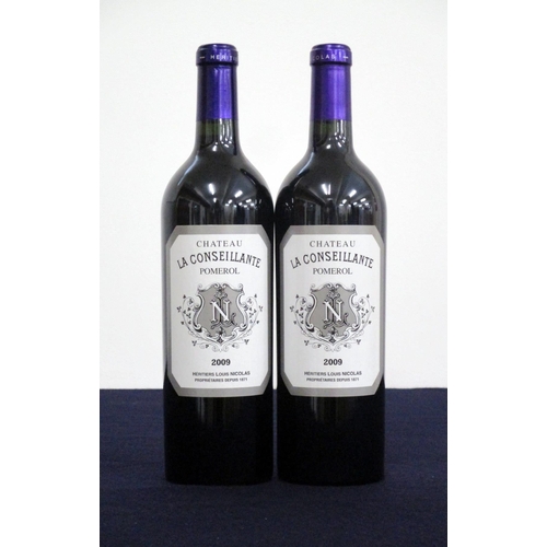 82 - 2 bts Ch. La Conseillante 2009 Pomerol hf/i.n, OT