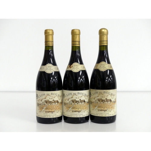 28 - 3 bts Vouvray Clos du Bourg Moelleux 1er Trie Huet 'Le Haut-Lieu' 1990 1 vts, 2 i.n, sl stl, 1 sl ra... 