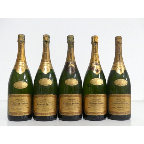 147 - 5 magnums Laurent Perrier Brut Vintage 1985 vsl bs, vsl oxidised foils