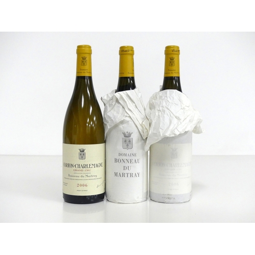 1080 - 3 bts Corton-Charlemagne Grand Cru 2006 Bonneau du Martray OT 2 hf/i.n, 1 i.n, OT