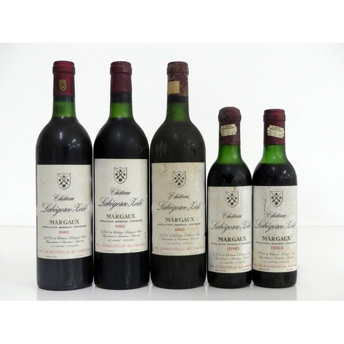 126 - 2 bts  Ch. Labègorce-Zédé 1982 Margaux, Cru Bourgeois Superieur, vts, bs 1 bt  Ch. Labègorce-Zédé 19... 