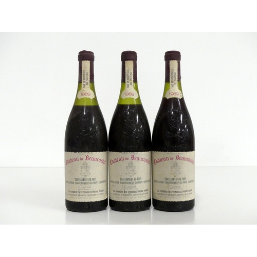 181 - 3 bts Châteauneuf du Pape 1989 Ch. de Beaucastel, 1 ms/us, 2 lms, bs