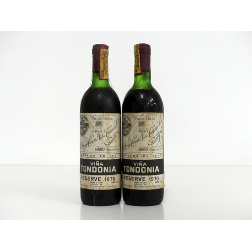 240 - 2 bts Viña Tondonia Rioja Crianza Reserve 1970 vts, us, sl bs, sl stl