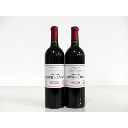 796 - 2 bts Ch. Lynch-Bages 2010 Pauillac, 5me Cru Classé hf/i.n