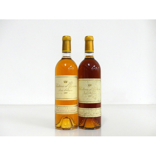 836 - 2 bts Ch. d'Yquem 1997 Sauternes 1er Grand Cru Classé i.n, 1 vsl stl, 1 sl dstl