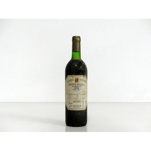 924 - 1 bt Imperial Rioja Reserva 1976 Rioja Tinto CVNE ts, bs