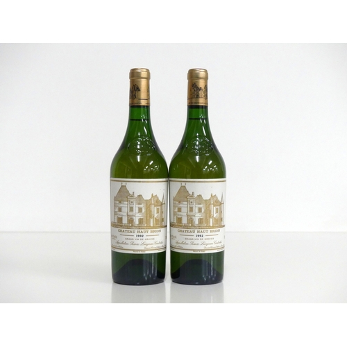 419 - 2 bts Ch. Haut Brion (Blanc) 1992 Pessac (Graves), 1er Cru Classé i.n
