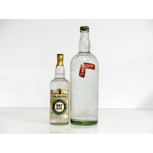 247 - 1 imperial quart bt Old Mr Boston Deluxe Distilled Dry Gin 80° proof vsl bs, sl scuffed label 1 beli... 