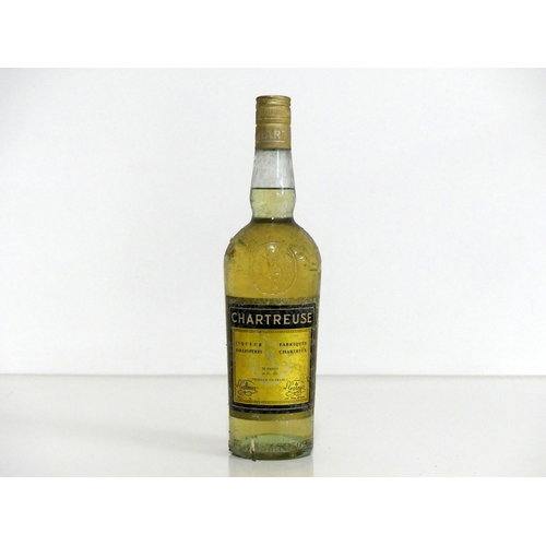 250 - 1 24 fl oz bt Chartreuse Yellow Label 70° proof believed 1960's bottling vsl bs, vsl cdl