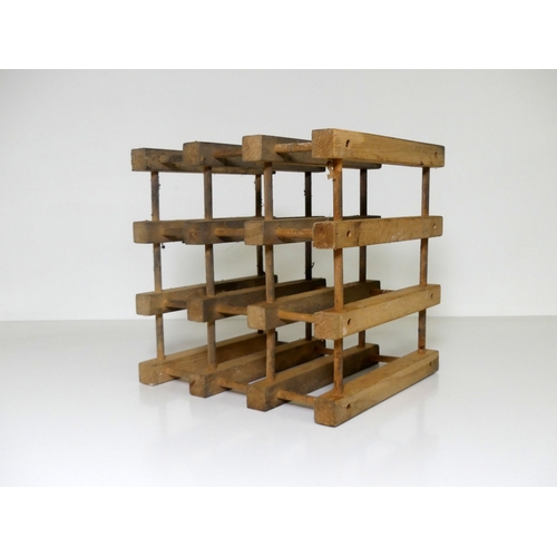 550 - 1 12 bt (4 x 3) bt Wooden Wine Rack