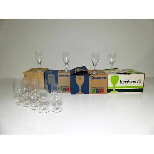 552 - 44 Assorted Wine Glasses inc:-  12 Arcoroc 19cl - Elegance,  6 Arcoroc 21.5cl - Viticole 12 Luminarc... 