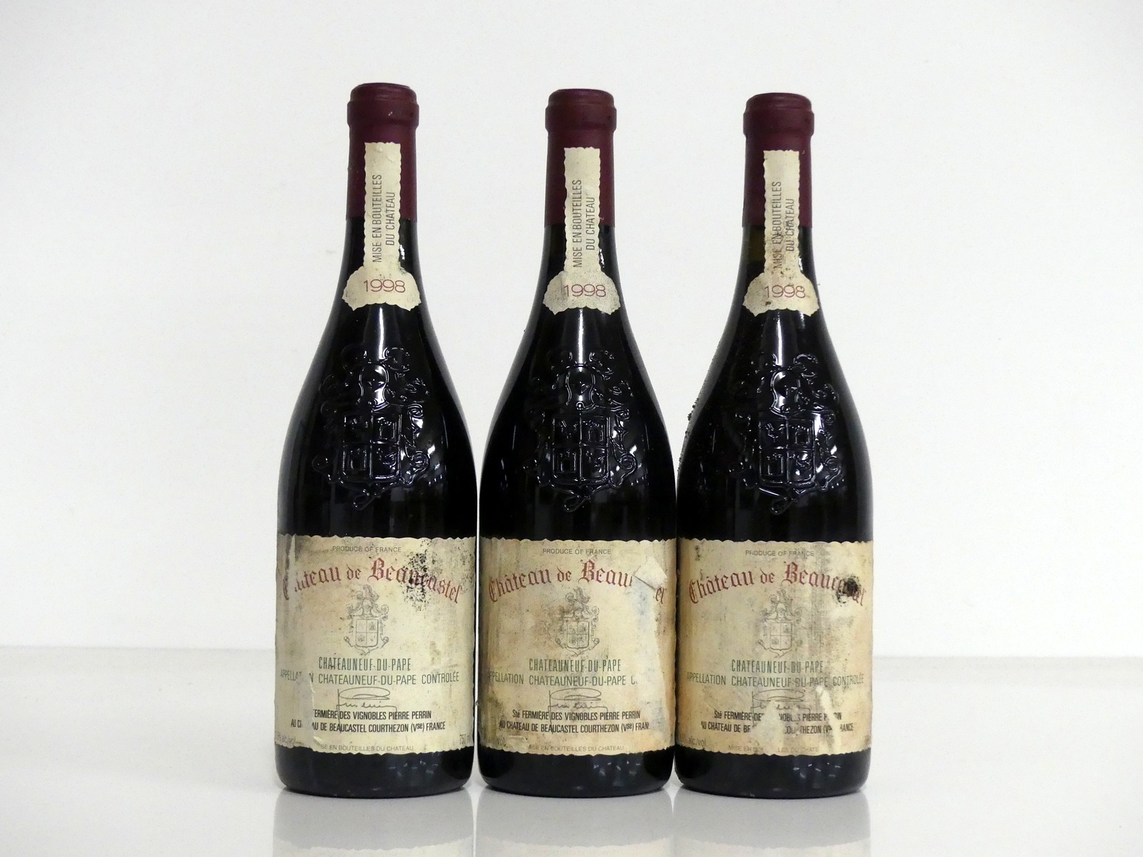 3 bts Châteauneuf du Pape 1998 Ch. de Beaucastel ts, sl bs, scuffed labels