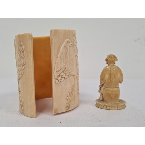 113 - Early 20th century Chinese carved ivory chess piece figure, 6.5cm and an early 20th century African ... 