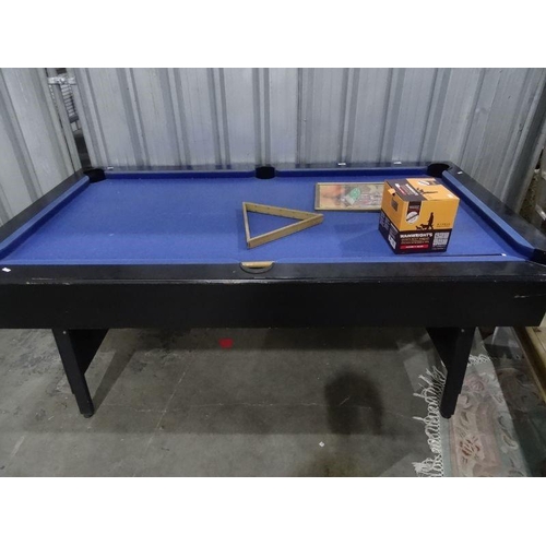 1189 - Pool table with blue baise top