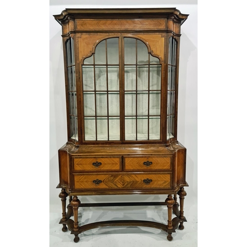 1395 - 20th century display cabinet by Waring & Gillows, in walnut and kingwood, having ogee shaped forecor... 