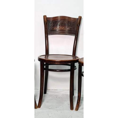 1403 - Bentwood chair (1)