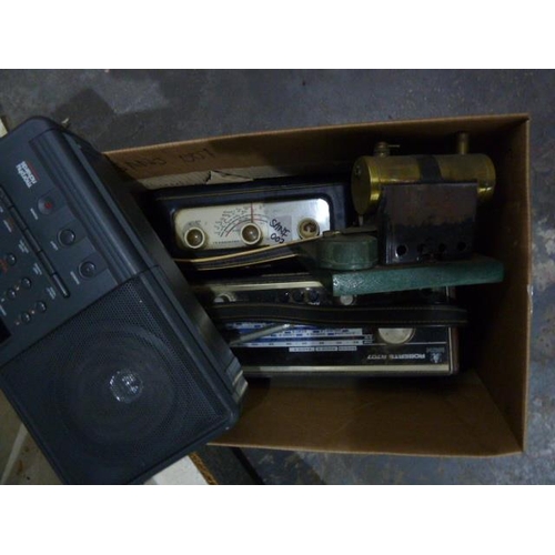 289 - Morphy Richards radio, a Roberts transistor radio, a Roberts 707 radio, etc (1 box)