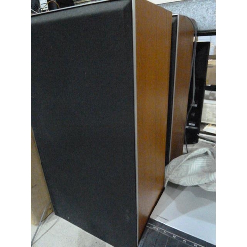 290 - Bang & Olufsen record deck (lid and sides damaged), (Beogram 1500), a Bang & Olufsen Beomaster 2200 ... 