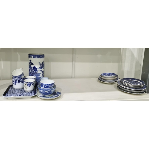 34 - Pair Masons pottery cylindrical vases, willow pattern, sundry meat dishes and other blue and white p... 