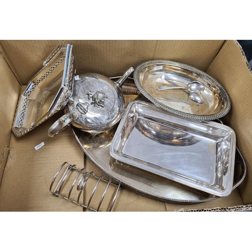 418 - Quantity of plated ware to include candlestick, bowl, dishes, teapots, etc (1 box)