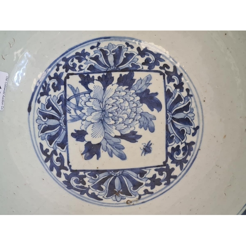 135 - Chinese porcelain blue and white bowl, with four-character Qianlong mark (1735-1796), the interior p... 