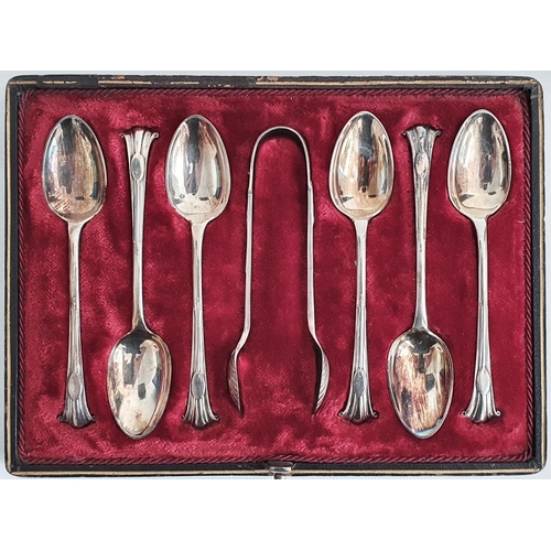 466 - Set of six early 20th century silver teaspoons, of plain form, cased, Sheffield, makers J&R, a set o... 