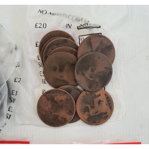 211 - A quantity of George V farthings and a large amount of pennies