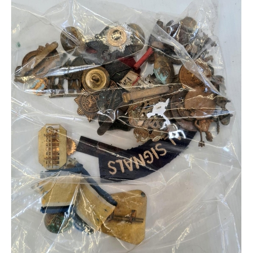 238 - Collection of British military cap badges, badges and buttons (1 bag)