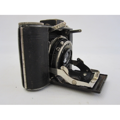 166 - A Nagel Vollenda folding camera with Carl Zeiss Jena lens, Nr 1272921, 11cm wide