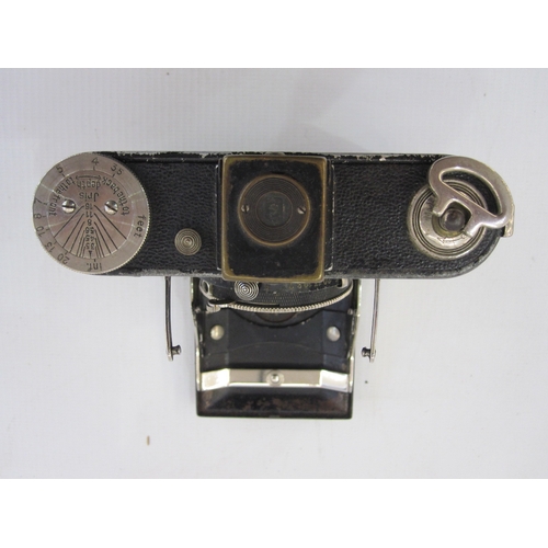 166 - A Nagel Vollenda folding camera with Carl Zeiss Jena lens, Nr 1272921, 11cm wide