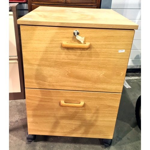 1106 - Oak-effect filing cabinet