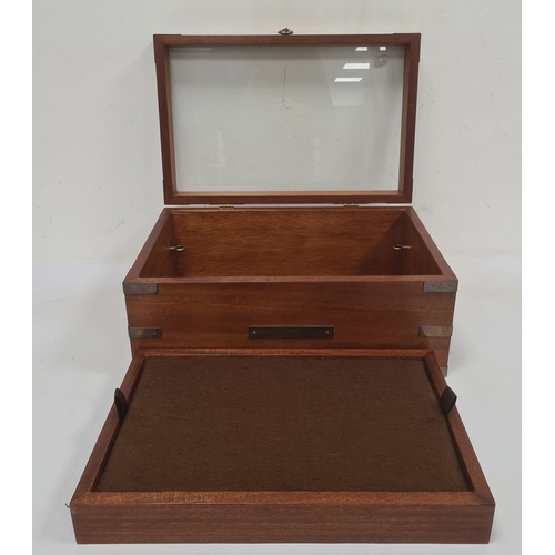 1018 - Modern glass topped brass-bound box with two brass handles and removable tray to interior