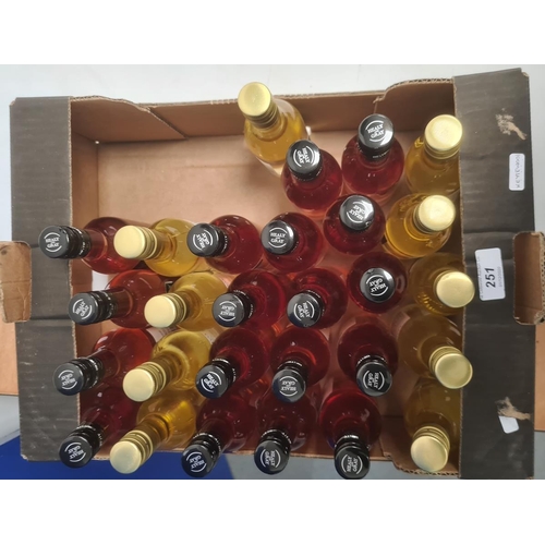 251 - Twelve quarter bottles Italian Pinot Grigio plus twenty quarter bottles Zinfandel Rose (32)