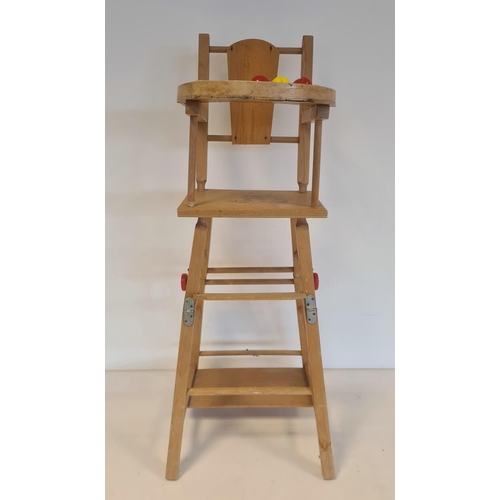 529 - Doll's fold-up highchair