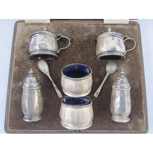 297 - A 1930s Walker & Hall silver six-piece cruet set, in fitted box, blue glass liners, Birmingham 1930,... 