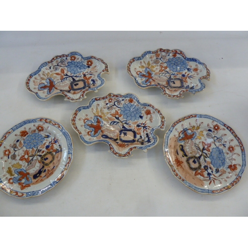 113 - Three 19th century Masons ironstone dishes and two plates (5)