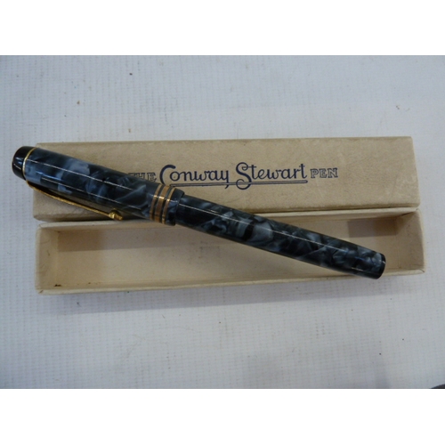 114 - Conway Stuart 388 fountain pen with 14ct gold nib, in Conway Stuart box