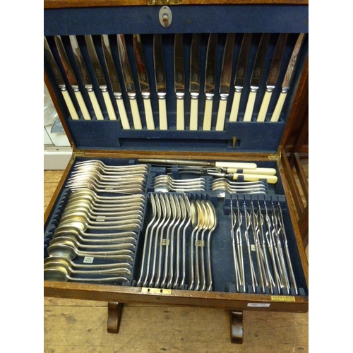 234 - Oak canteen of Mappin & Webb electroplated cutlery, 76 pieces