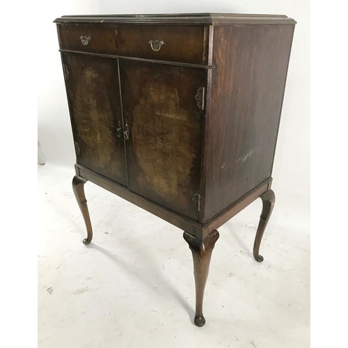 1211 - 20th century mahogany cabinet with single drawer above two cupboard doors, on cabriole supports, 81c... 