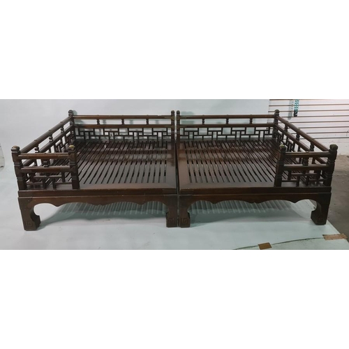 1282 - Modern stained wood day bed / opium-type bed