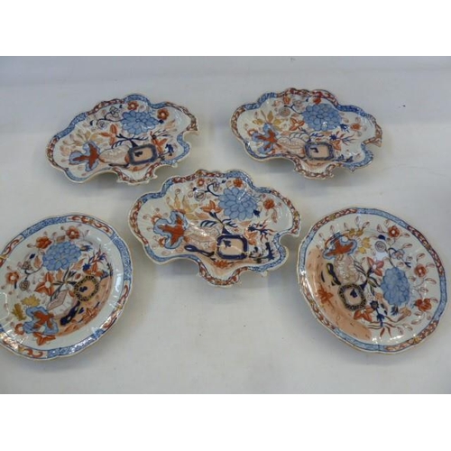 22 - ******** withdrawn *******  Three 19th century Masons ironstone dishes and two plates (5)