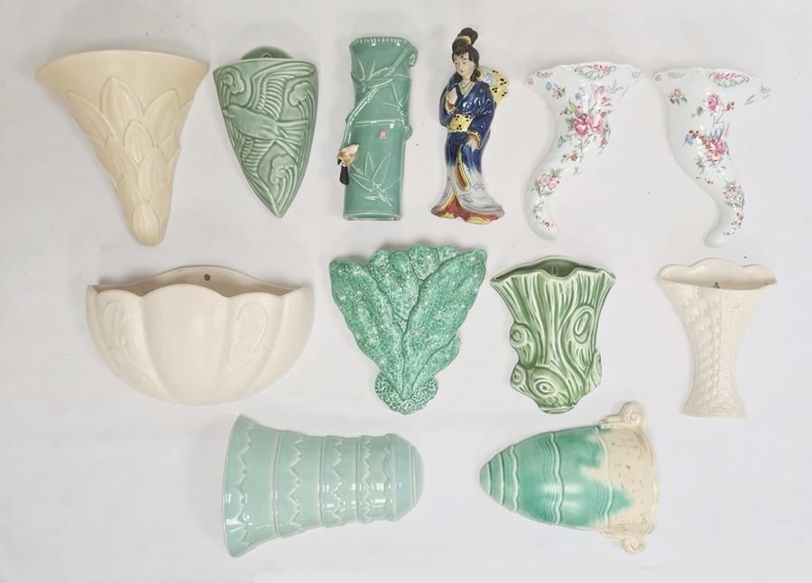 Quantity 20th century pottery wall pockets, Crown Devon, Arthur