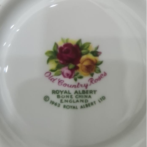 7 - Royal Albert 'Old Country Roses' pattern china part dinner service to include bowls, gravy boat and ... 