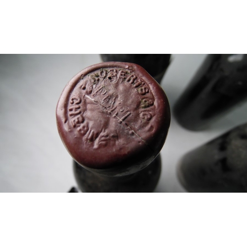 289 - Bottle of Fonseca's Finest 1970 vintage port by Quellyn Roberts & Co, Chester and three similar bott... 